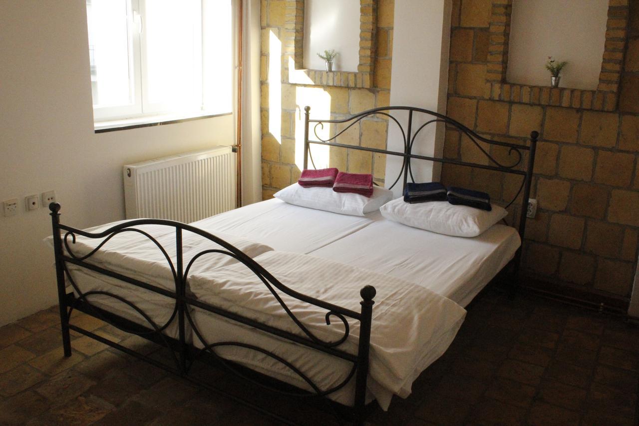 Hostel Nomad Novi Sad Eksteriør bilde